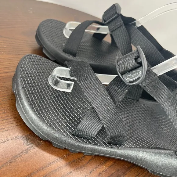 Chaco Z/1 Unaweep Sandal Men's 9 Black Strappy Hiking Outdoor Vibram J100014