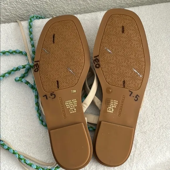 Chelsea &amp; Violet Women's Cream and Green Sandals