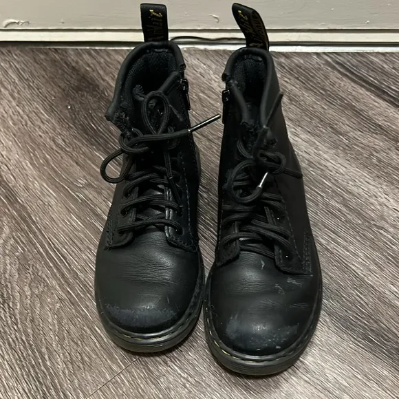 Children’s Dr. Martens Boots sz10 US