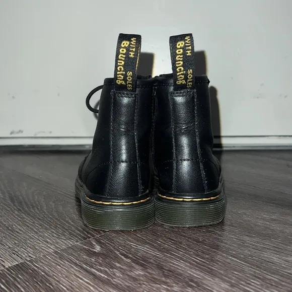 Children’s Dr. Martens Boots sz10 US