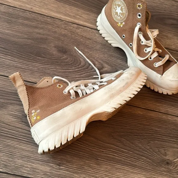 Chuck Taylor All Star Lugged Platform 2.0 High 'Autumn Embroidery - Sand Dune'