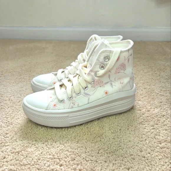 Chuck Taylor All Star Move Platfrom Floral Sneakers Size 5