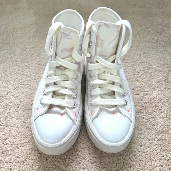 Chuck Taylor All Star Move Platfrom Floral Sneakers Size 5