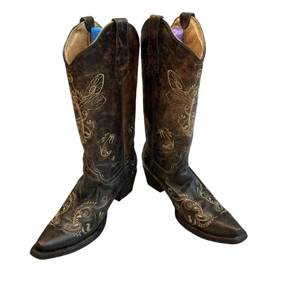 Circle G Distressed  Bone Dragonfly Embroidered Snip Toe Boots, Sz 10.5