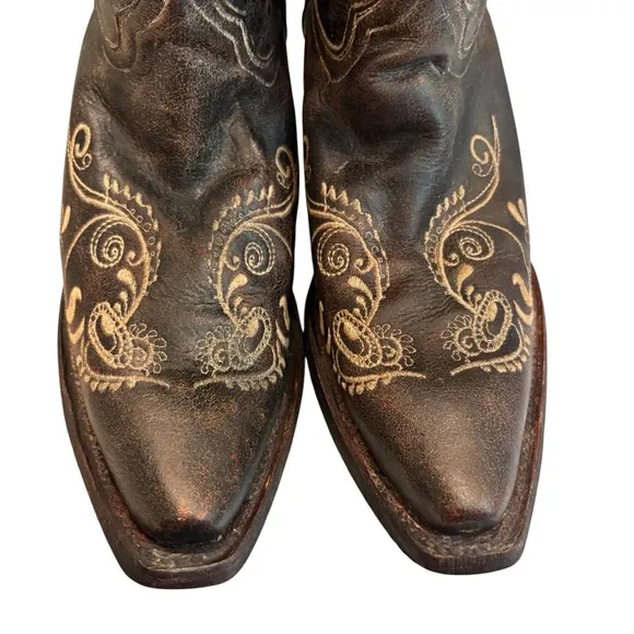 Circle G Distressed  Bone Dragonfly Embroidered Snip Toe Boots, Sz 10.5