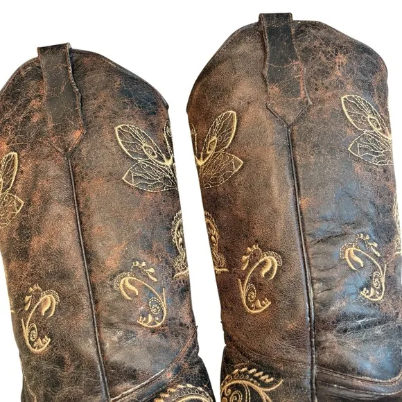Circle G Distressed  Bone Dragonfly Embroidered Snip Toe Boots, Sz 10.5