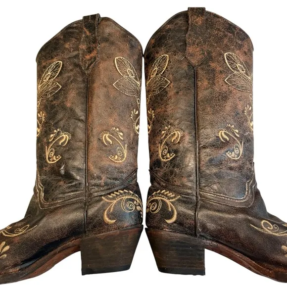 Circle G Distressed  Bone Dragonfly Embroidered Snip Toe Boots, Sz 10.5