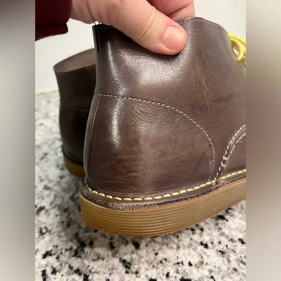 Clarks Darning Leather Chukka Boots