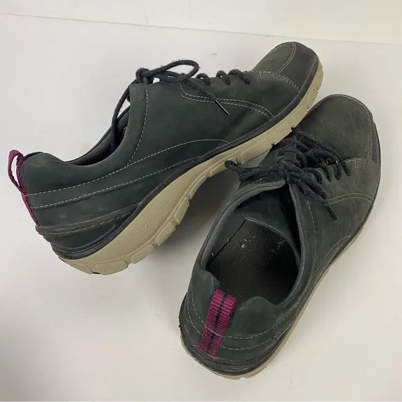 Clarks grey gray Wavewalk leather outdoor shoes