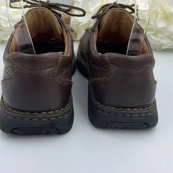 CLARKS leather distressed men’s shoes size 8W