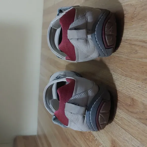 Clarks Mary Jane Walking Shoes 9