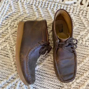 Clarks Stinson Hi 26063363 Mens Brown Leather Lace Up Chukkas Boots -‎ Size 6 m