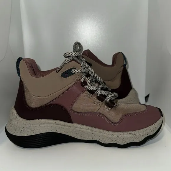 Clarks Women's JAUNT LO Hiking Sneakers Ankle Boot TAUPE/ROSE Size 5.5