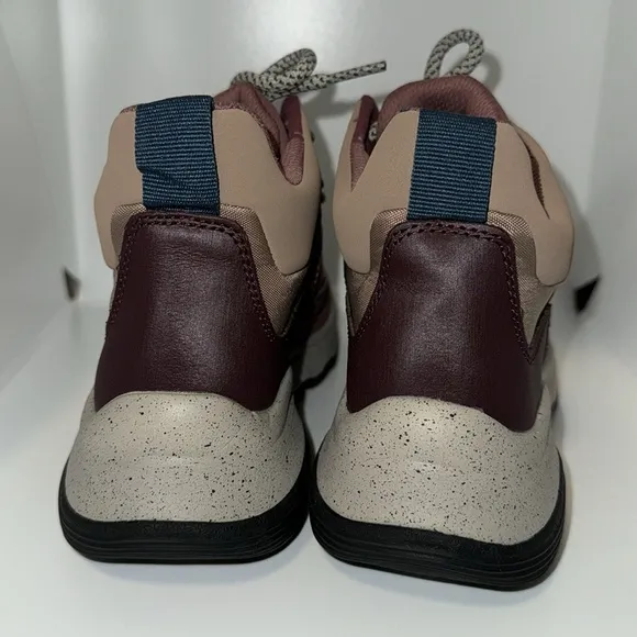 Clarks Women's JAUNT LO Hiking Sneakers Ankle Boot TAUPE/ROSE Size 5.5