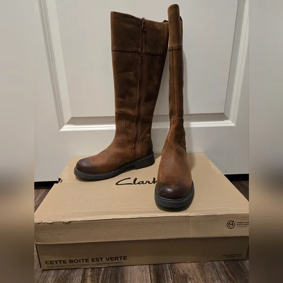 Clarks Women's Orinoco2 Hi Tan Warmlined Leather Brown Boots - Size 6