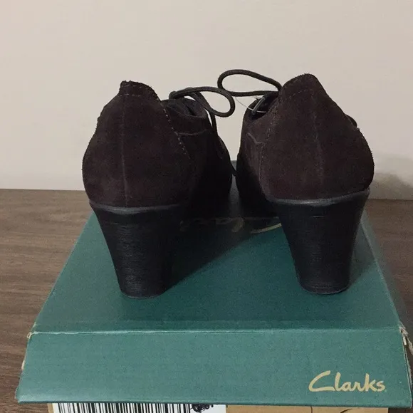 CLARKS.....Brown Suede shoes
