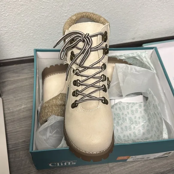 Cliffs by White Mountain Women's Pathfield Lace-Up Booties (WIDE)
