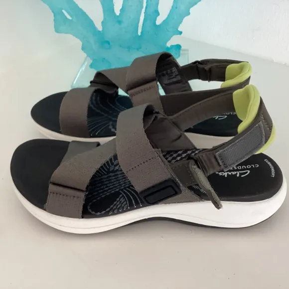 Cloudsteppers by Clarks Arla Gracie Shoes Gray Green Sandals Size 7 M NEW