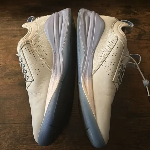 Clove WOMEN'S CLASSIC Healthcare Snickers in Grey Matter size 8.5