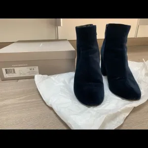 Club Monaco Velvet Zaire Booties