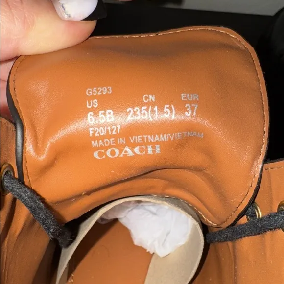 COACH leather boots/ no box