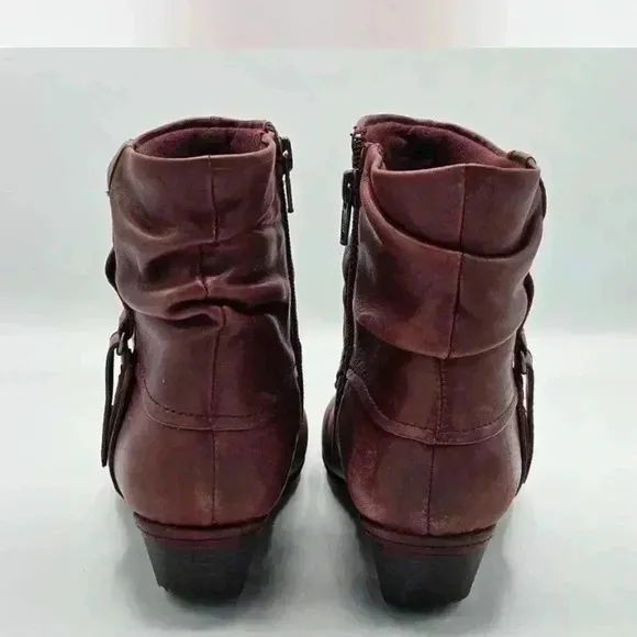 Cobb Hill leather ankle boots, size 6