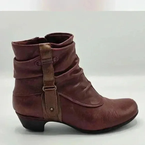Cobb Hill leather ankle boots, size 6
