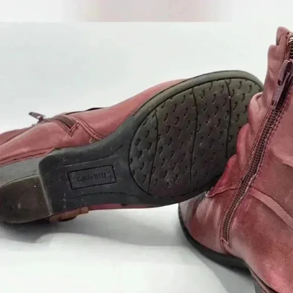Cobb Hill leather ankle boots, size 6