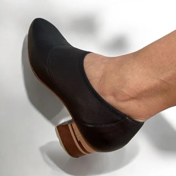 Coclico Euclid Pump Shoes Black Leather Made in Spain Size 37 (Woman’s US 6.5-7)