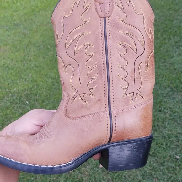 Cody James Children's western boots sz 2.5