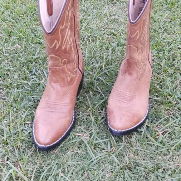 Cody James Children's western boots sz 2.5