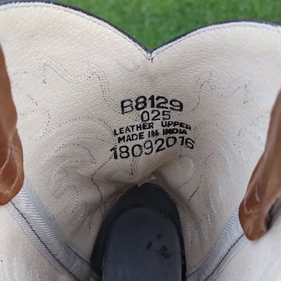 Cody James Children's western boots sz 2.5