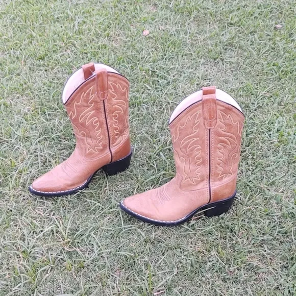 Cody James Children's western boots sz 2.5