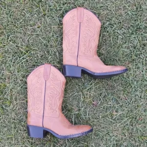 Cody James Children's western boots sz 2.5