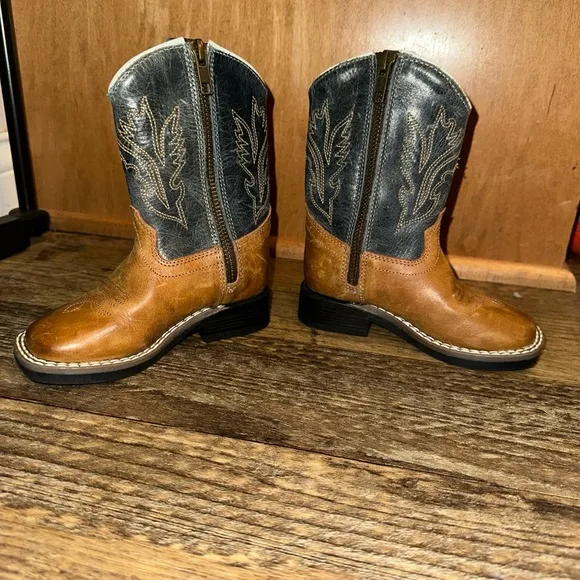 Cody James Leather Square Toe cowboy boots size 7 D