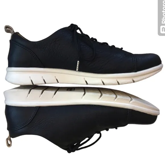 Comfortiva Align Cayson Black Leather Lace Up Sneakers - 7