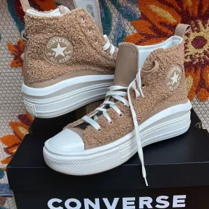Converse A04259CCTAS MOVE HICHAMPAGNE TANEGRETIESRET WMNS sneakers - Platform