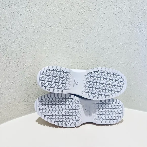 Converse All Star Unisex Lugged 2.0 Hi Top White Sneakers Sz M 10.5 W 12.5 NEW