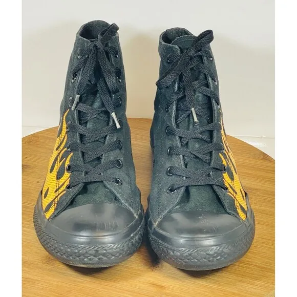 Converse All Stars Chuck Taylor High Top Black/ FlamesYouth Size 6