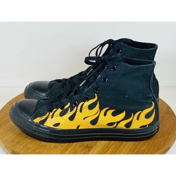 Converse All Stars Chuck Taylor High Top Black/ FlamesYouth Size 6