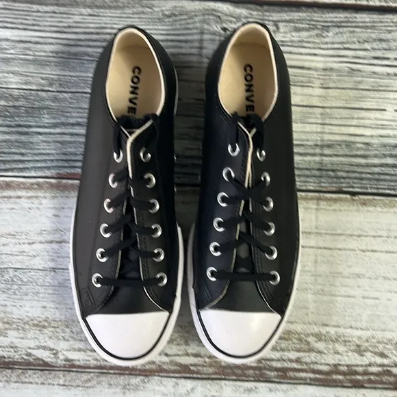 CONVERSE Black &amp; White Platform Sneakers Women's  Size 10