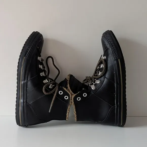 Converse Black Leather Fur-Lined High Top Sneakers Youth 5