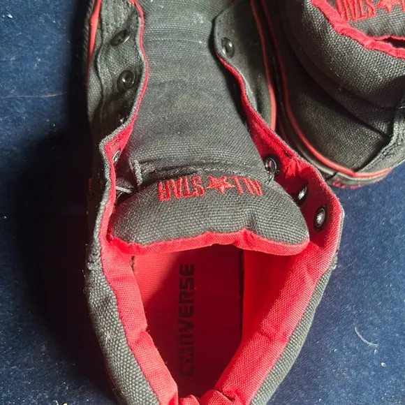 Converse Black Red High Top Sneakers Size 7