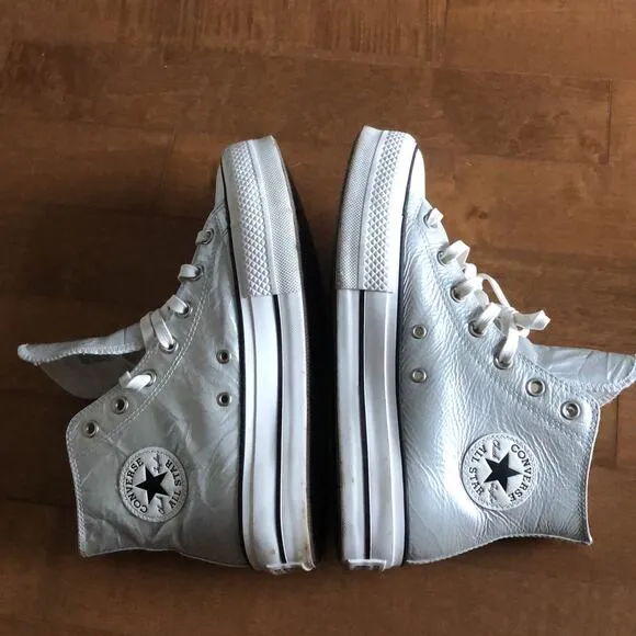 Converse CHUCK TAYLOR ALL STAR HI LIFT SNEAKERS IN METALLIC SILVER size 9.5