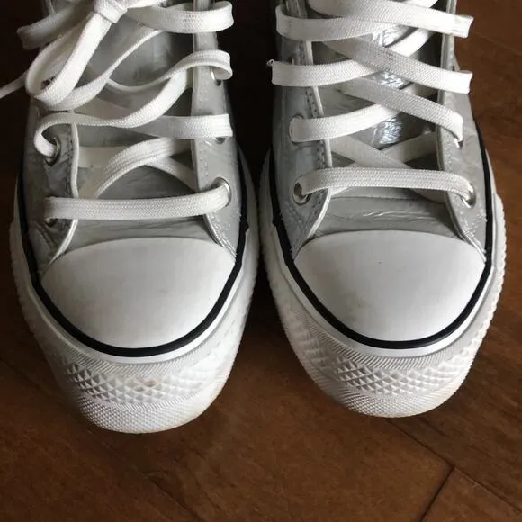 Converse CHUCK TAYLOR ALL STAR HI LIFT SNEAKERS IN METALLIC SILVER size 9.5