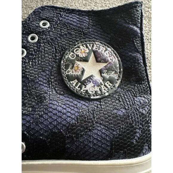 Converse Chuck Taylor All Star Lift Women’s Platform Sneakers W/Lace Overlay 9.5