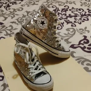 Converse Chuck Taylor Silver Sequin High-Top Sneakers Big Girl Size 5