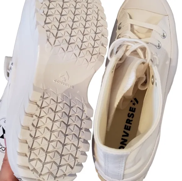 Converse CTAS Lugged 2.0 White Hi Top Platform Sneaker