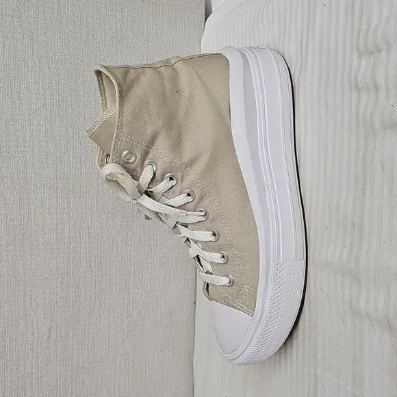 CONVERSE CTAS MOVE WOMENS PLATFORM SNEAKERS BFPM-04-235