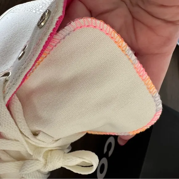 Converse High-Top Sneakers White and Pink